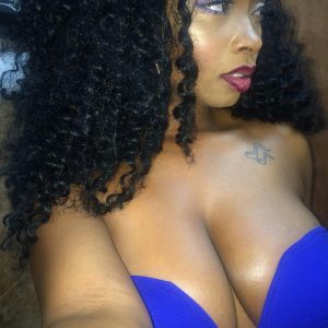 F search de canvas en mal de sensations Saphira - rencontre-Milf-Cannes