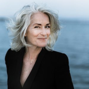 T’es libre ce soir ? – J’suis pas folle mais j’veux m’prendre du bon temps Cindy - rencontre-Cougar-Fréjus