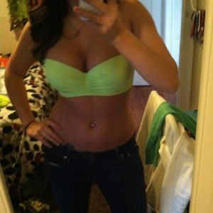 Une nuit sans attentes, juste l’instant présent Yasmine - rencontre-Teen-Montpellier