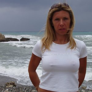 Un mec qui aime la femme de ménage avec temps et envie Sylvie - rencontre-Libertine-Nîmes